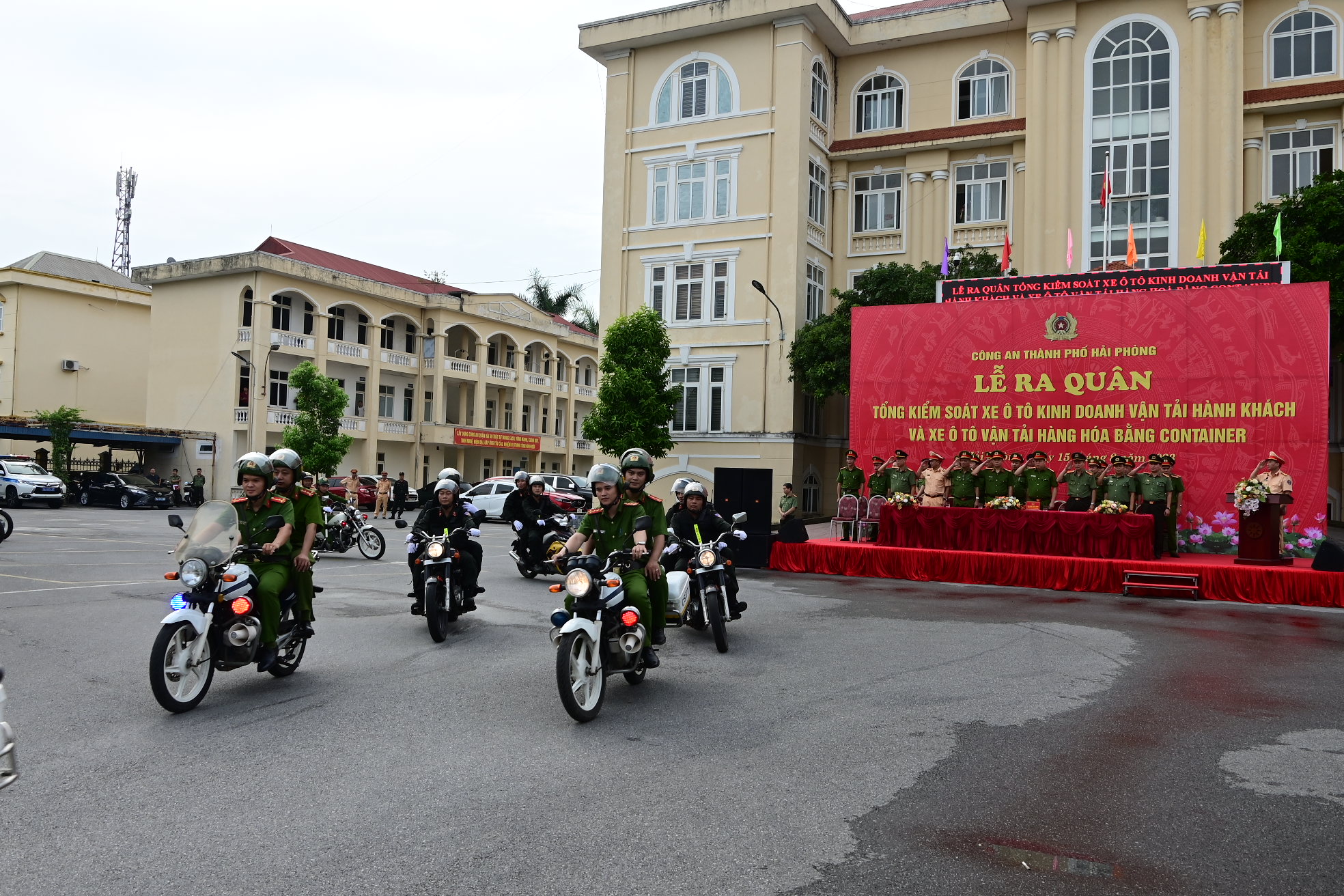 Người dân gửi thư cảm ơn Đội Cảnh sát trật tự Phòng Cảnh sát QLHC về TTXH